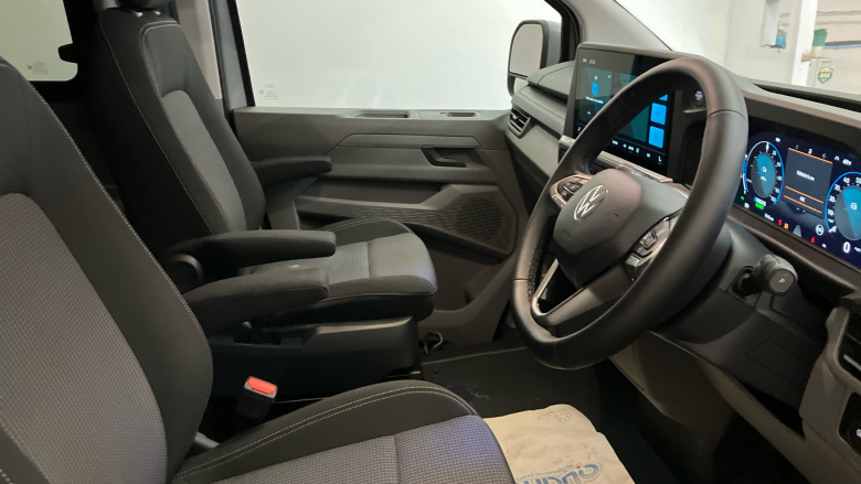 Volkswagen Transporter T32 Lwb Electric 160kW 65kWh Commerce Pro Kombi Van Auto